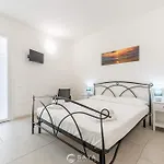Апартаменты Modern 2br Retreat In - Bright & Quiet Пула