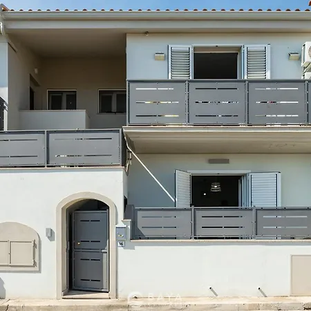 Modern 2br Retreat In - Bright & Quiet * Pula